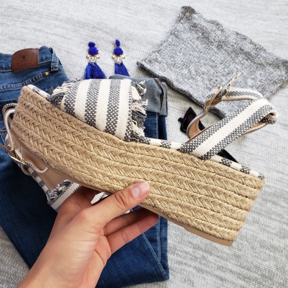 ๐จON SALE//The Poppy// grey espadrille platform - Picture 6 of 7